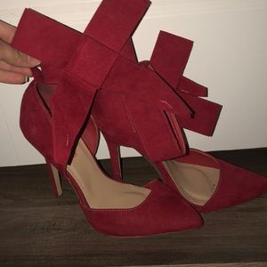 Red bow heels